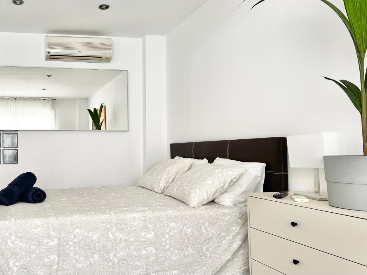 Apartamentos Varela 14 Малага Екстер'єр фото